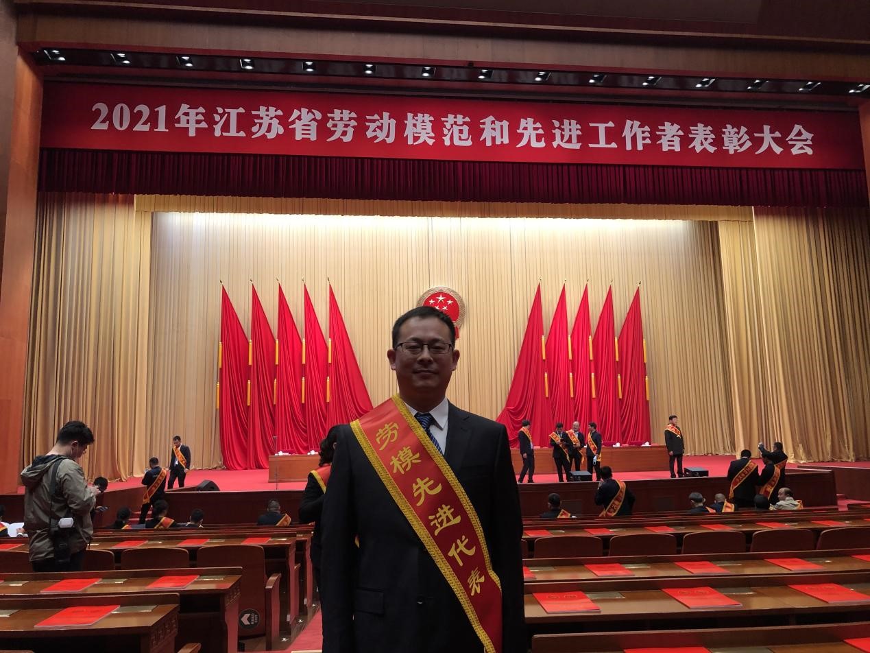 16206955392925348D98.jpg 16206955392925348D98.jpg