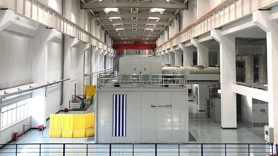 1609421962831908Zf3s.jpg 调相机内部.JPG