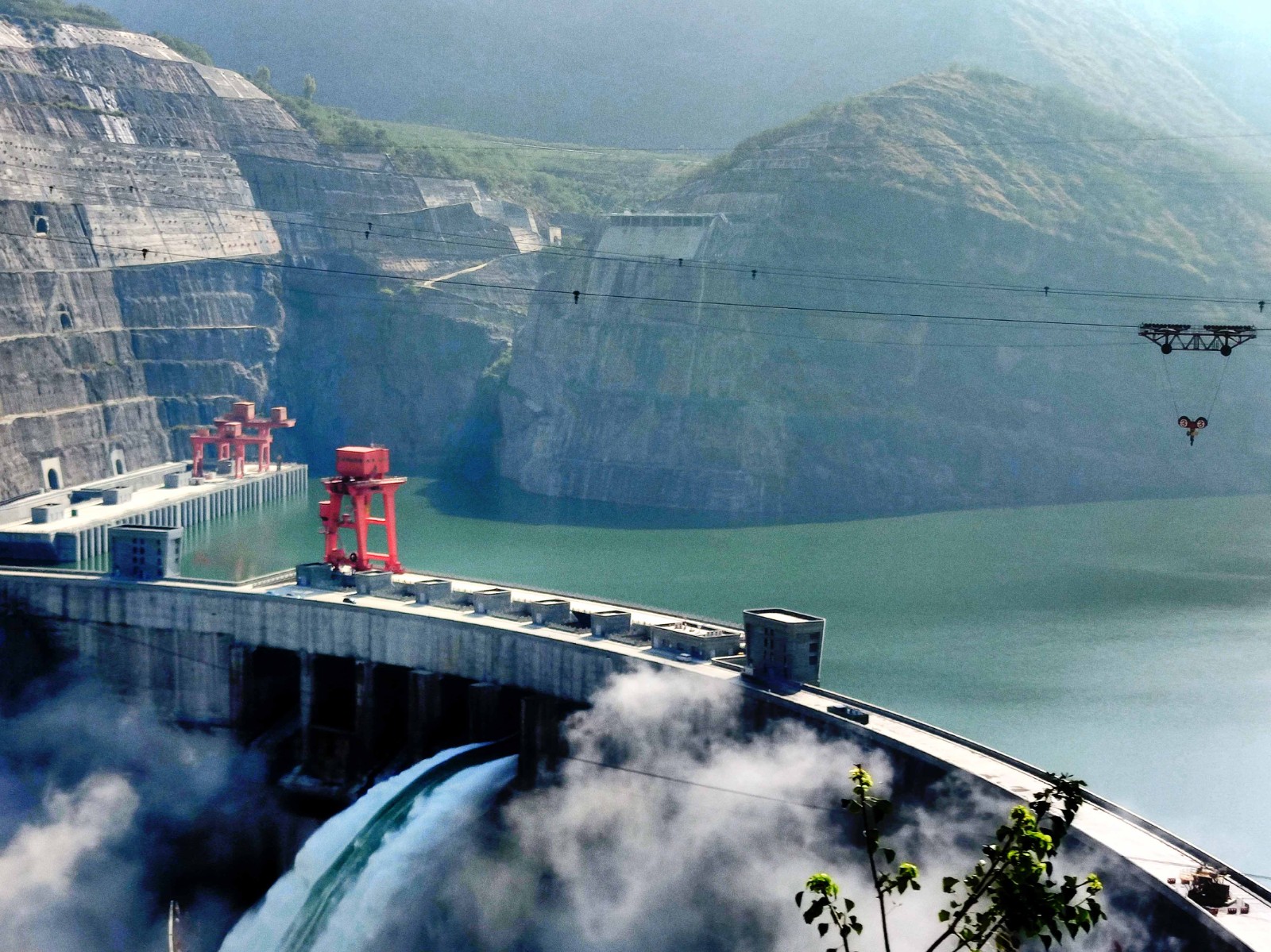 附图一：白鹤滩水电站大坝2 拷贝.jpg