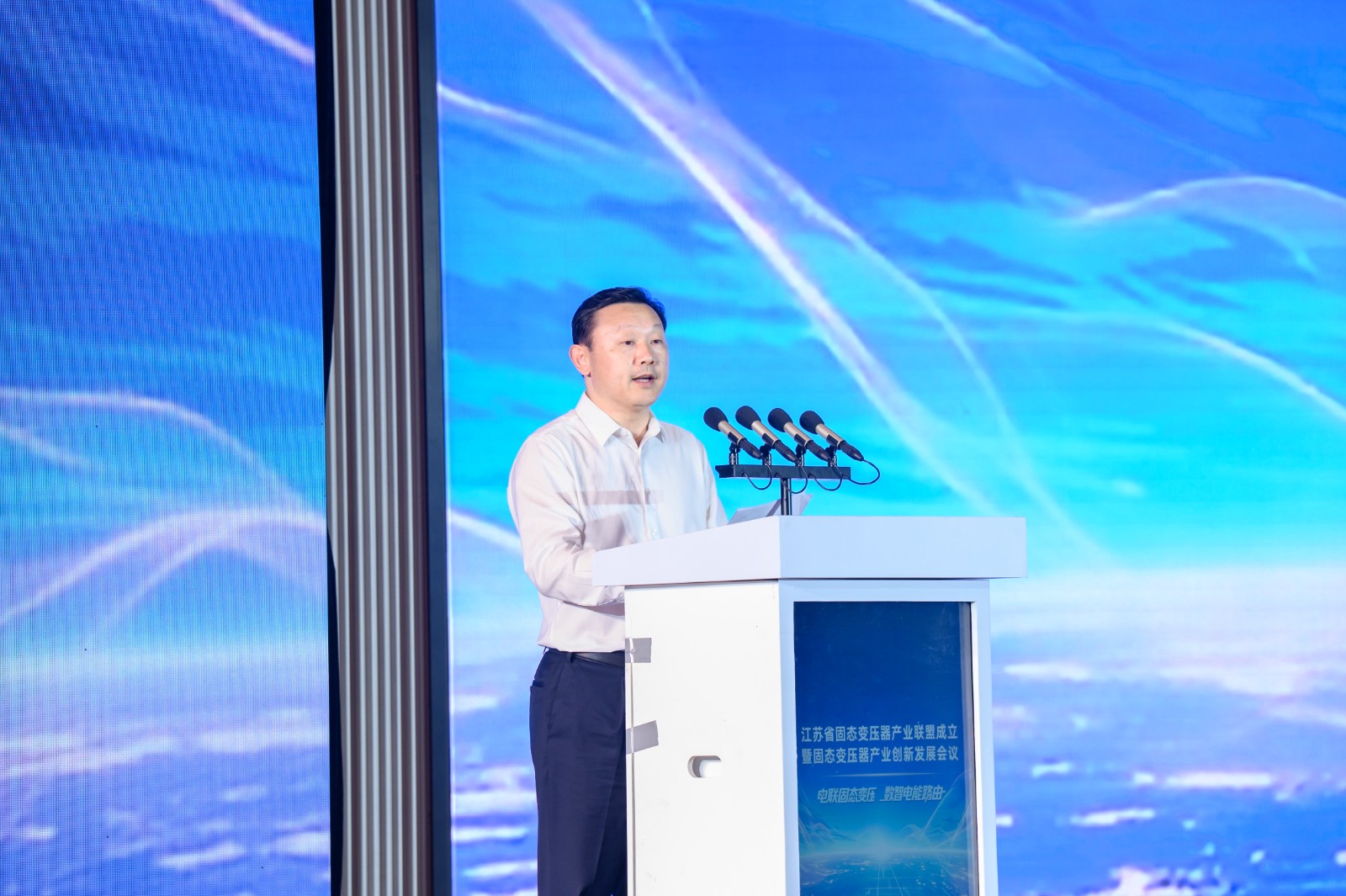 1784510602759544ji72.jpg 2、常州市委书记 王佰林.jpg